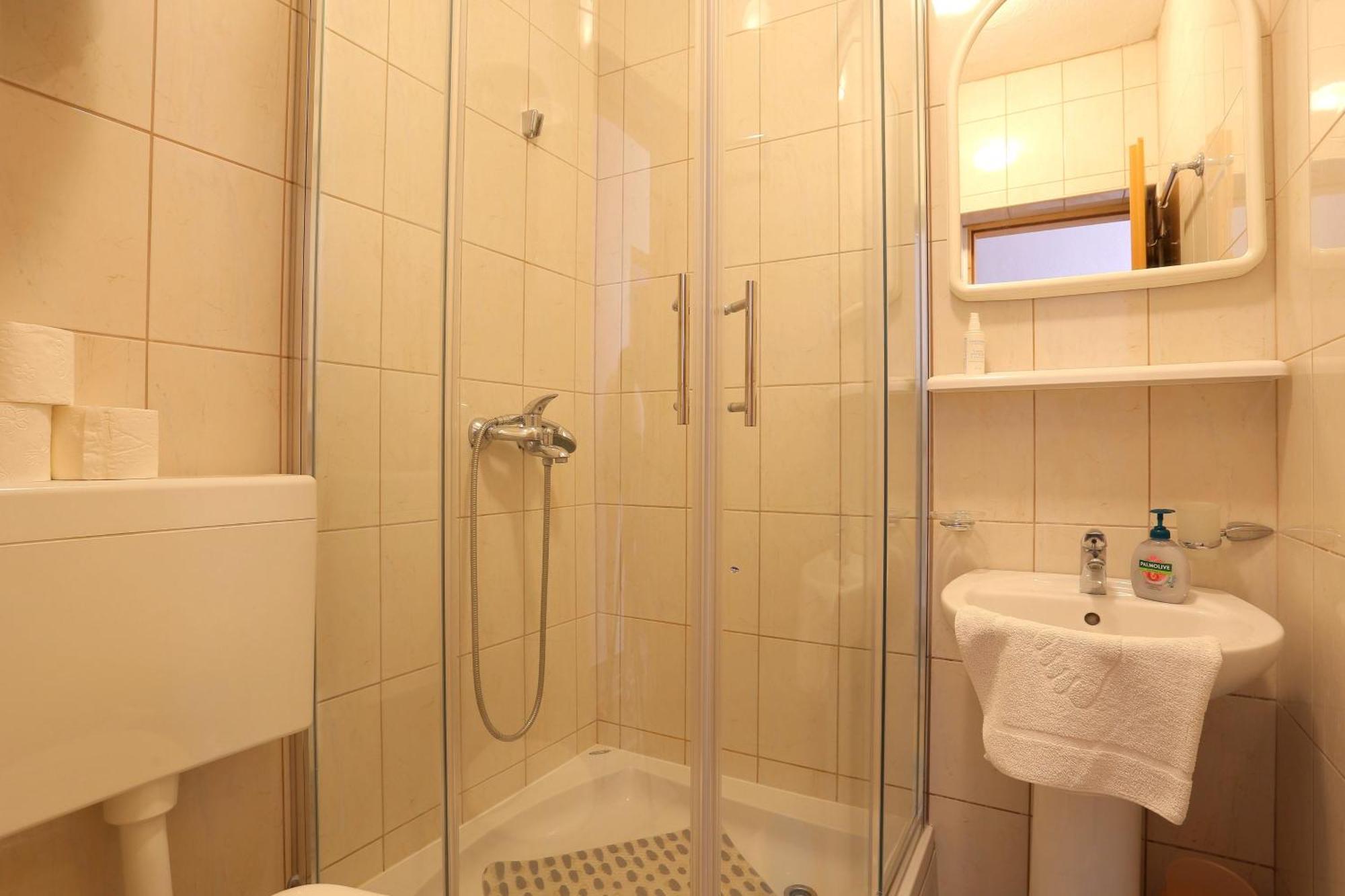 Apartments And Rooms With Parking Space Tucepi, Makarska - 5263 Buitenkant foto